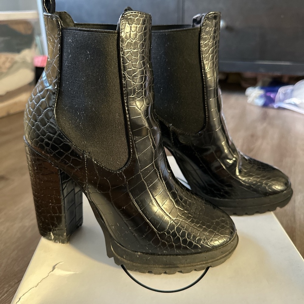 Black Steve Madden boots